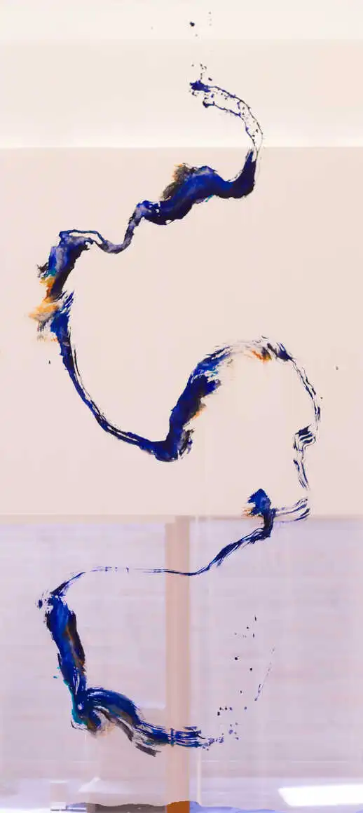 Ultramarine, turquoise, turmeric, ocher, arabic gum, on silk chiffon. 2020 - 300x143 cm - 118x56 inches