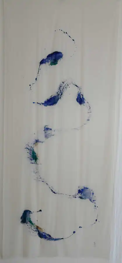 Ultramarine, True Emerald powder, sand beach from Kerala, red rock from Ladhak, clay, accacia gum 
On Chanderi silk by cotton, made in India & sourced in Jaipur.
2021 - 242×110 cm - 95×43 inches