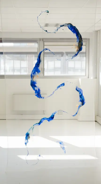Ultramarine, true emerald powder, ochre, acacia gum on silk « crepeline », carbon stick
 139 cm x 250 cm - 55 x 98 inches